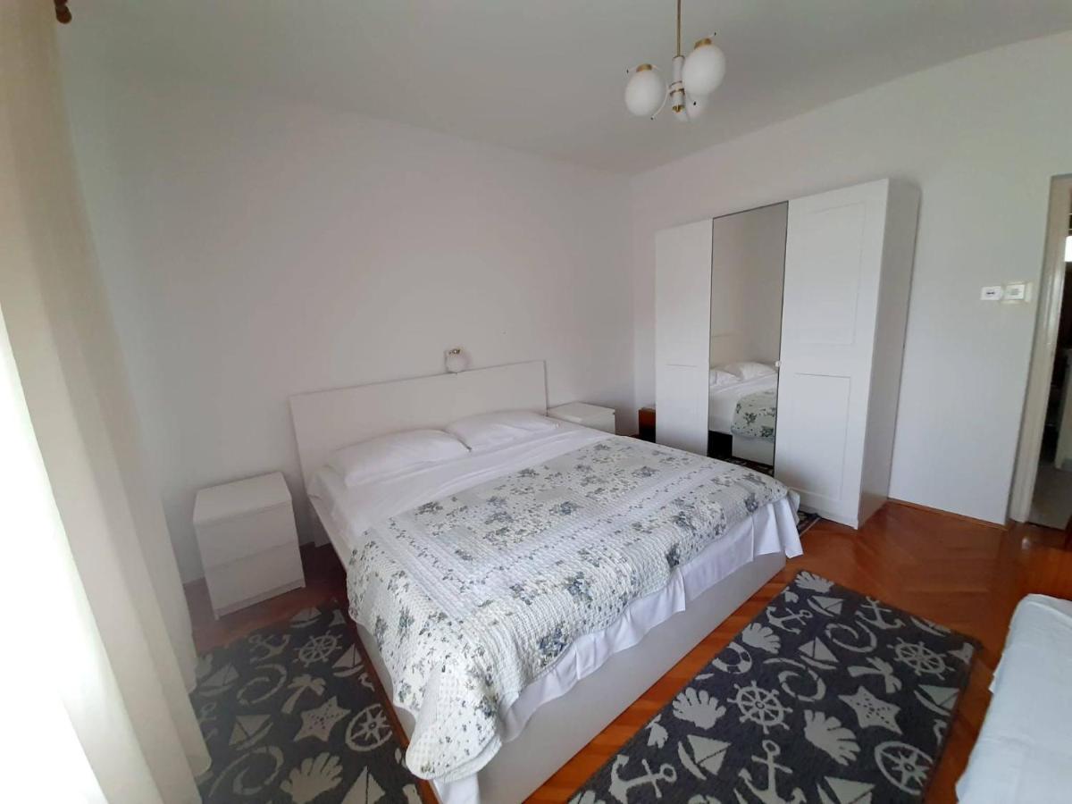 Apartment Riko - Accomodation "With" The Adriatic Sea Kampor Exterior photo